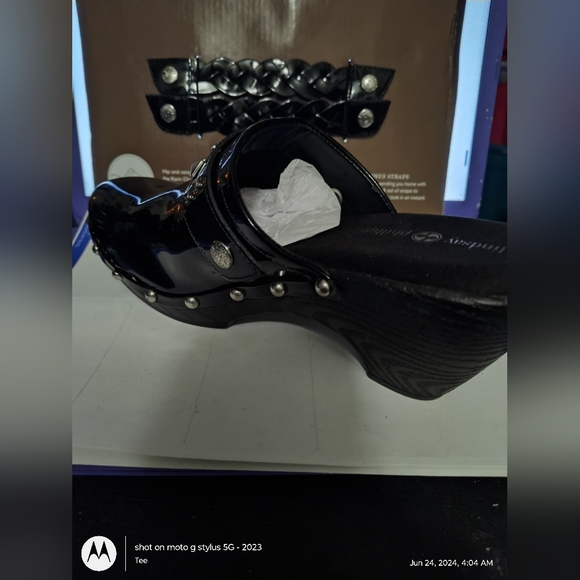 Women's Lindsay Phillips clogs size 8 - Picture 11 of 15